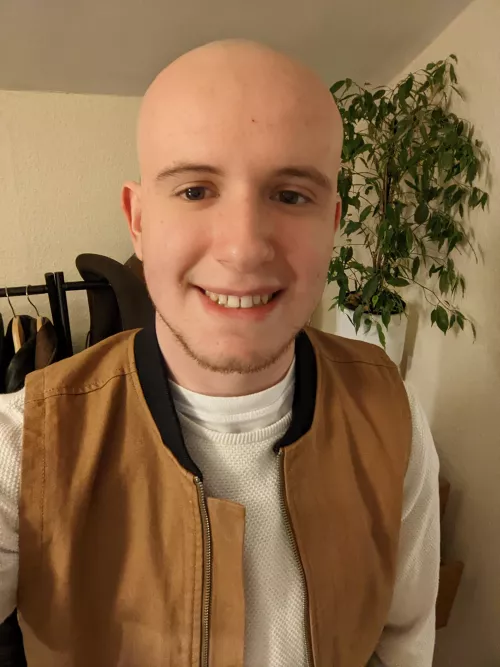 Today I shaved my head for the first time. I quite like how it looks!