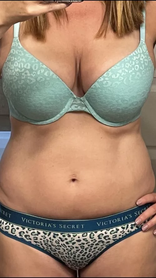 VAULT 10/5/21 teal leopard lace w/ leopard thong