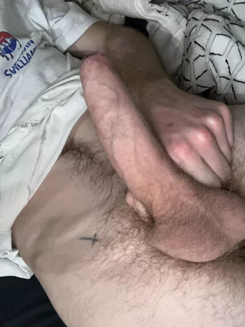 Wish I was getting my thick cock throated rn 😭