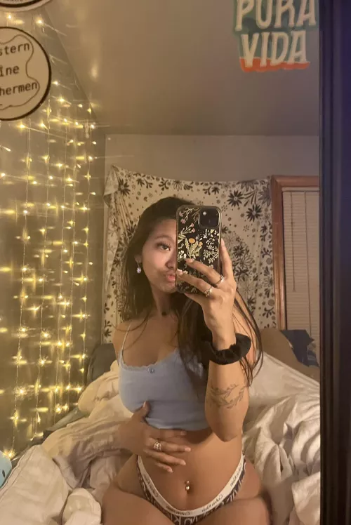 Would you jerk off to my nudes if I sent you some?