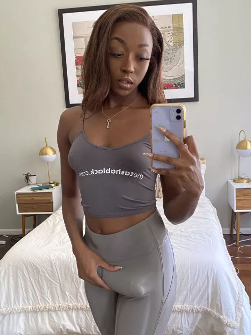 You like the way my cock stretches out these leggings?