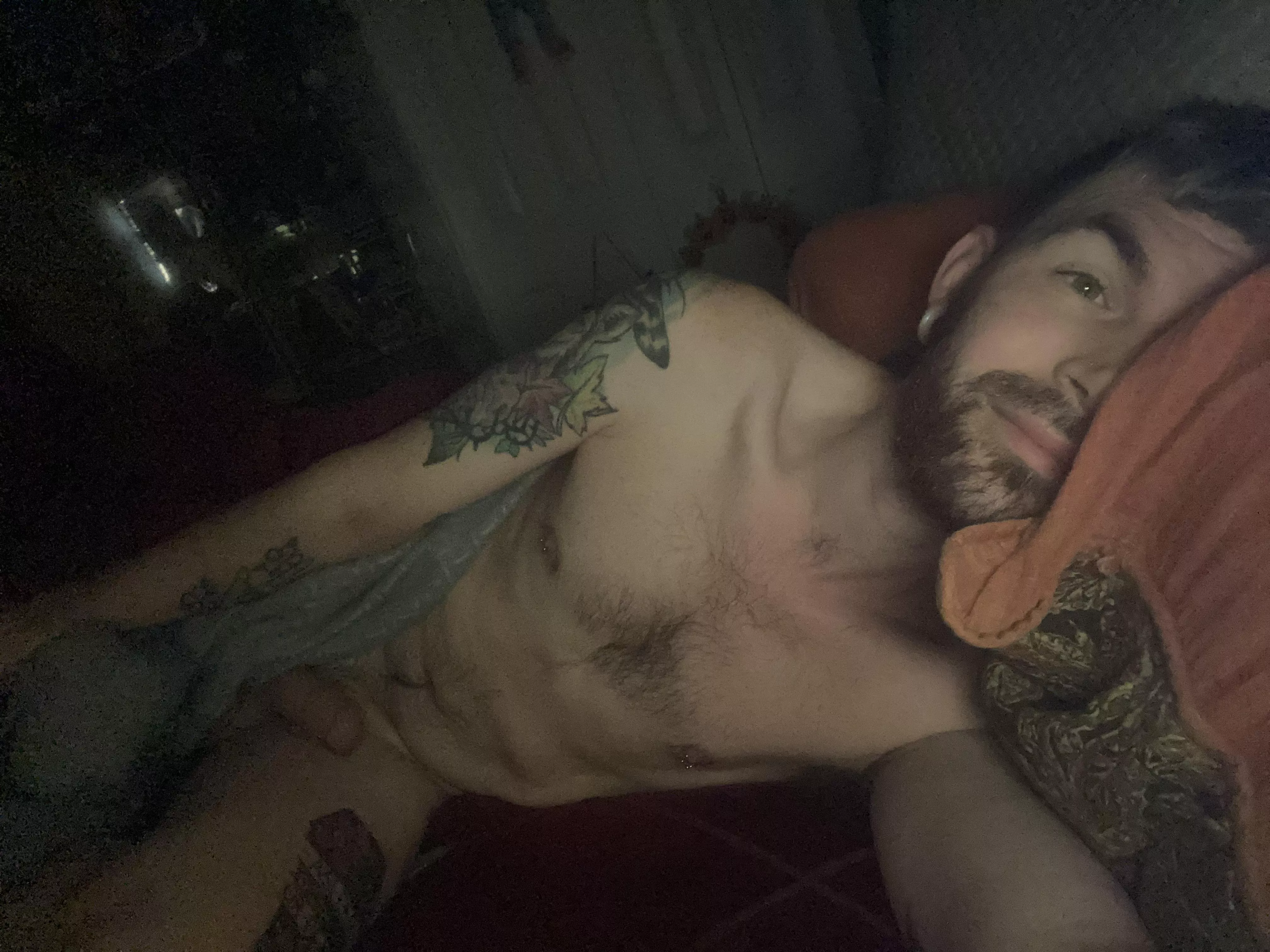 come cuddle? 🥺