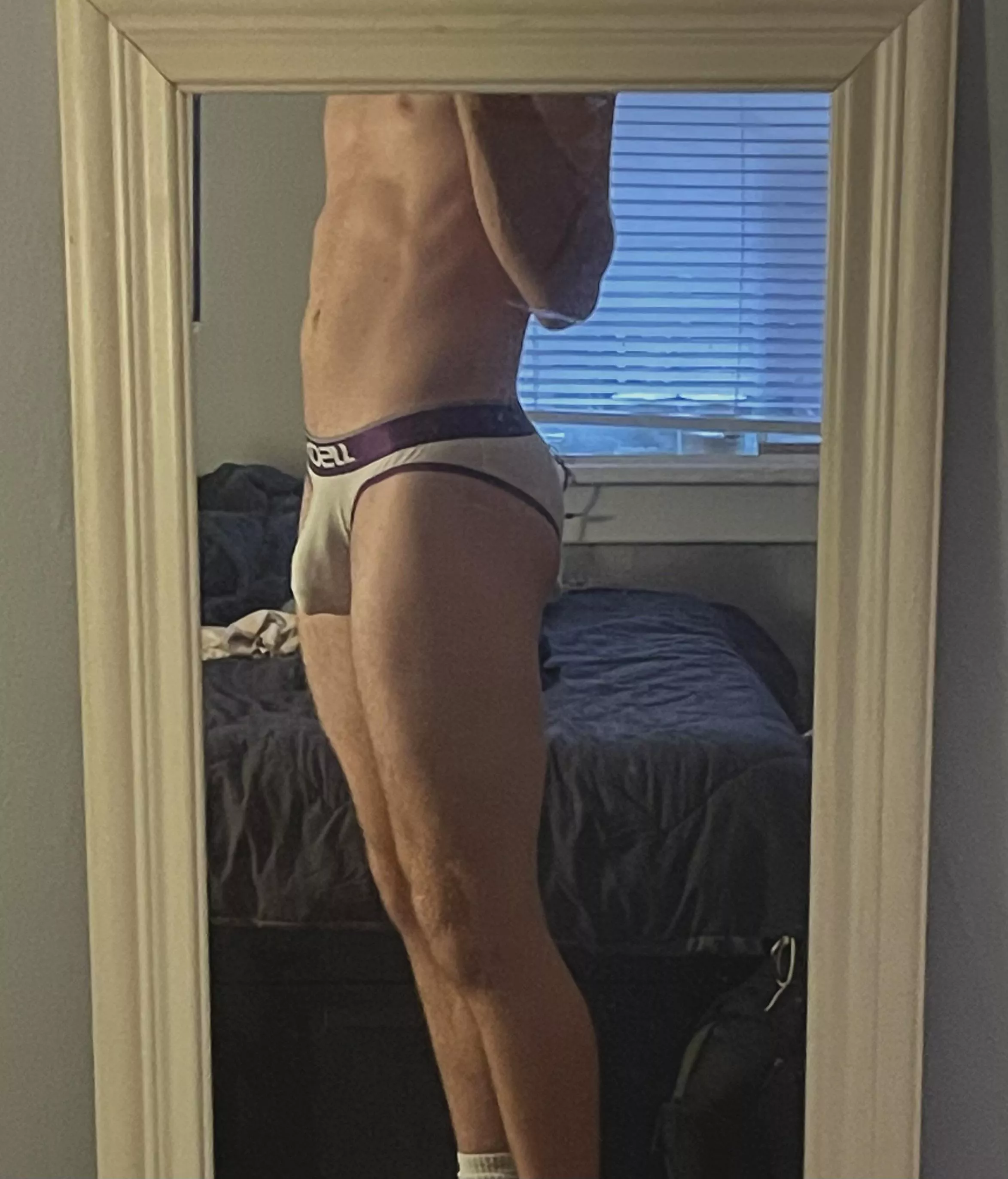 hi :)