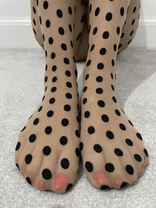 How are my painted toes in these tights ? He he.