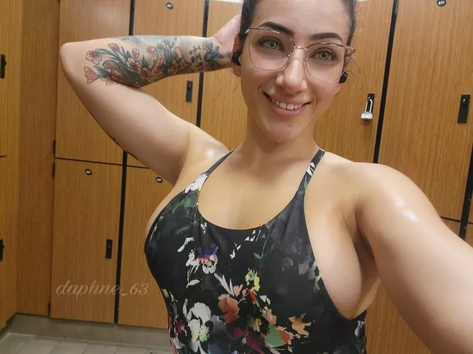 Just a makeup free mom post workout - I wonder if anyone was distracted by my sideboob action going on