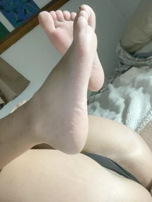 My back arches more than my soles hehe😜