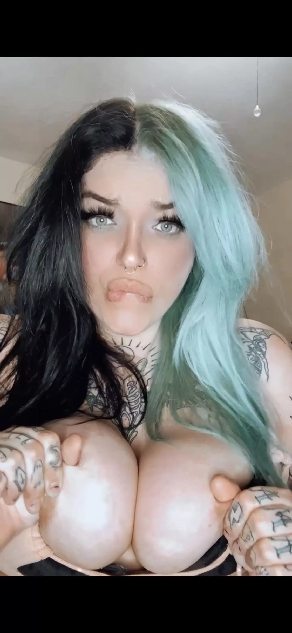 So..am I riding your face? Or riding your cock? 🤤