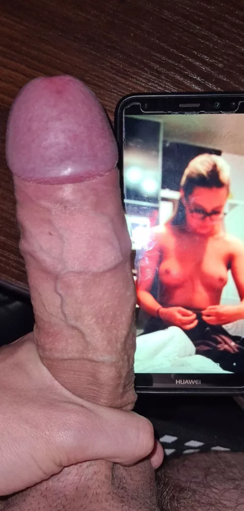 Up this post if u want me to trib your sluts nude photos