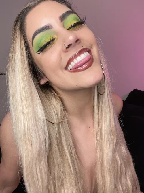 What do you think of the green? Reminds me of the grinch or my favorite topic… moneyyyy$$$