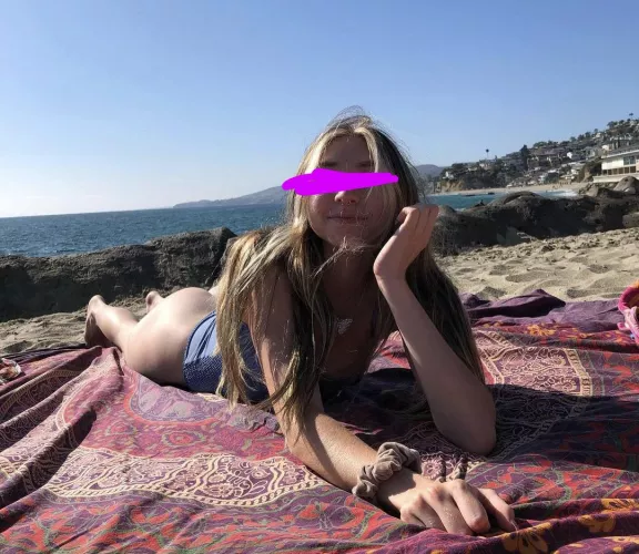 Who wants to trib my friend? Cock/jerk trib this pic and send for more pics with face