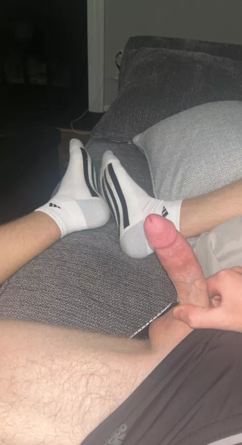 Who’s ready to serve my size 14s and my 8 inch dick?