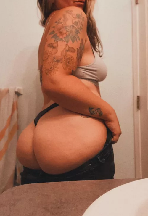 Are you hungry? Let me feed you baby 🍑🍑