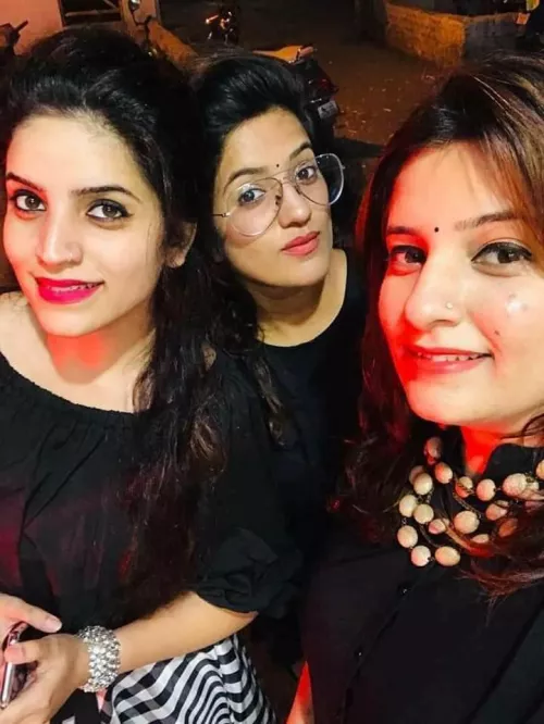 Beautiful Indian Girls Waiting For A Cum Trib🤤💦