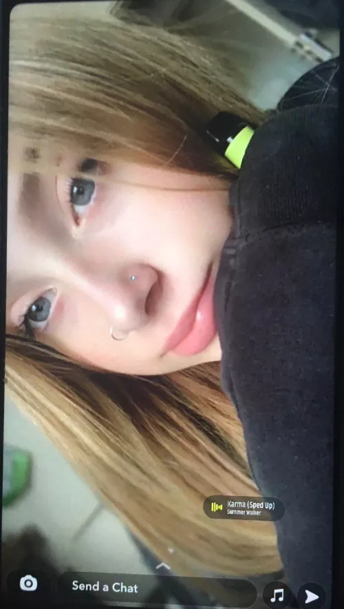 Dm if you can jerk to her live on cam on a second screen (no nudes)