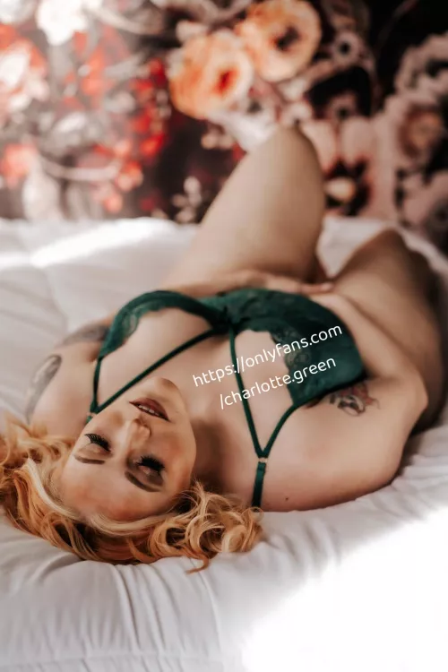 free subscription 😘 I'm a hot, horny milf that loves to please 😈 taking custom requests 💦