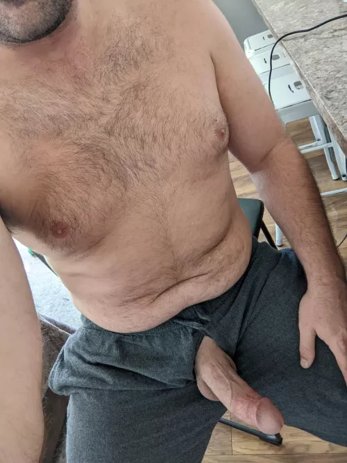 Guys in sweatpants always turn me on, trying to return the favor