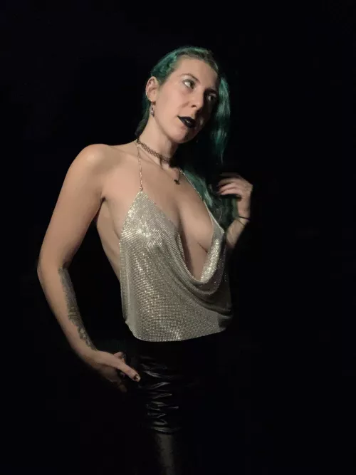 Love the no bra look