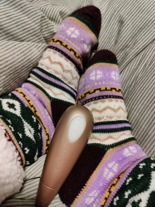 making myself cum, is the best way to get warm when freezing 🥵