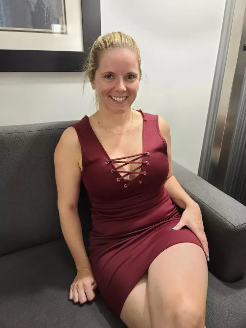 me saying hello in this beautiful maroon dress :)