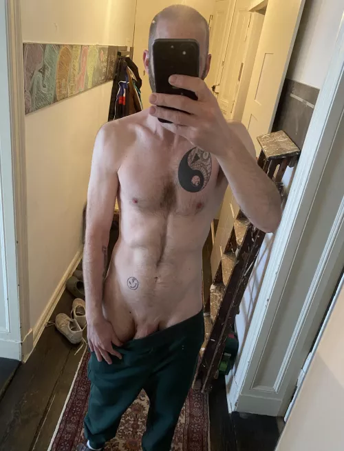 [M]y first request to get a rating. Hope y’all like my body
