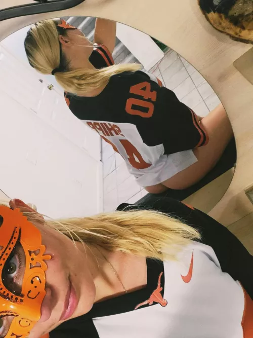 This is the best Red River rivalry game of my life!! Hook’Em! 🤘🤘 🤘🤘