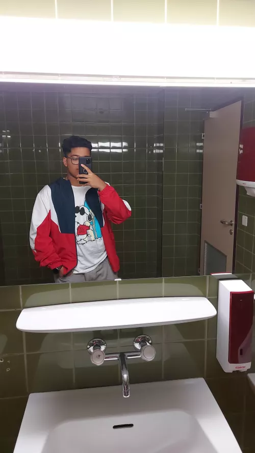 19M, Young Man who's new to the lifestyle looking to become a Bull !