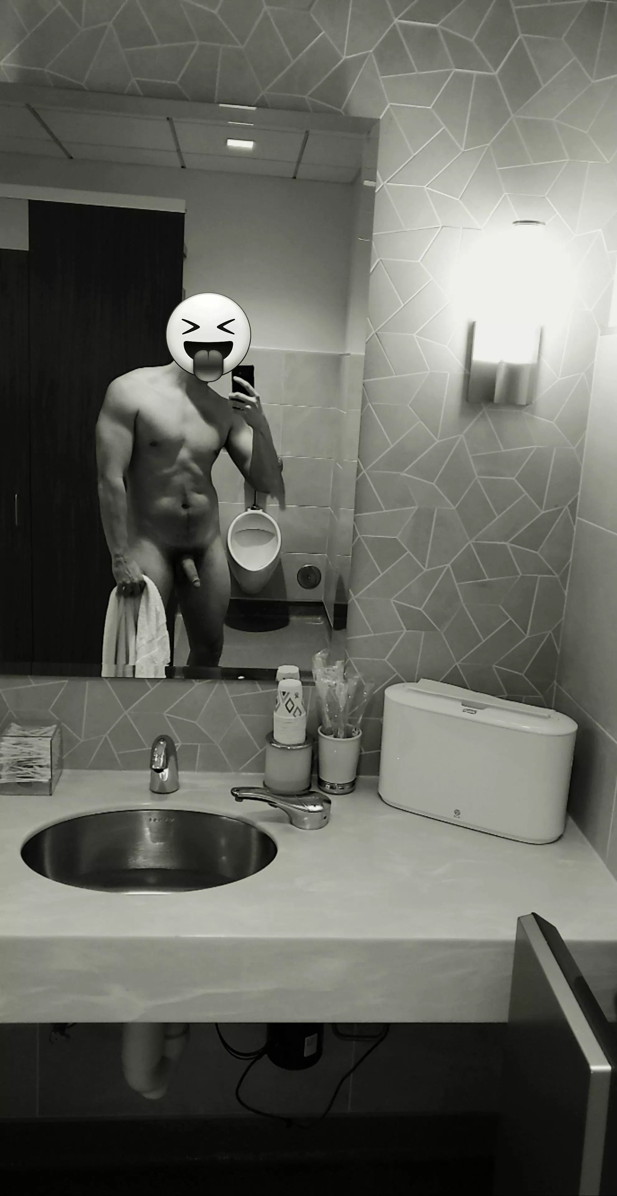 [23] Dominant