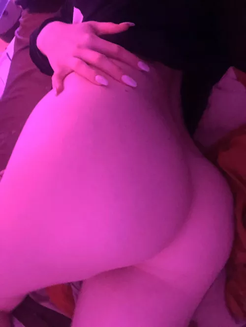 barely legal PAWG in need of a melanated daddy
