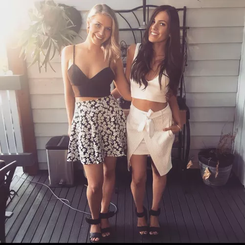 Blonde vs Brunette? IRTR