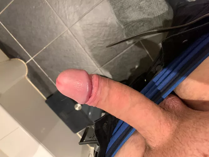 Cock is just pulsing it’s so engorged with blood 🙈