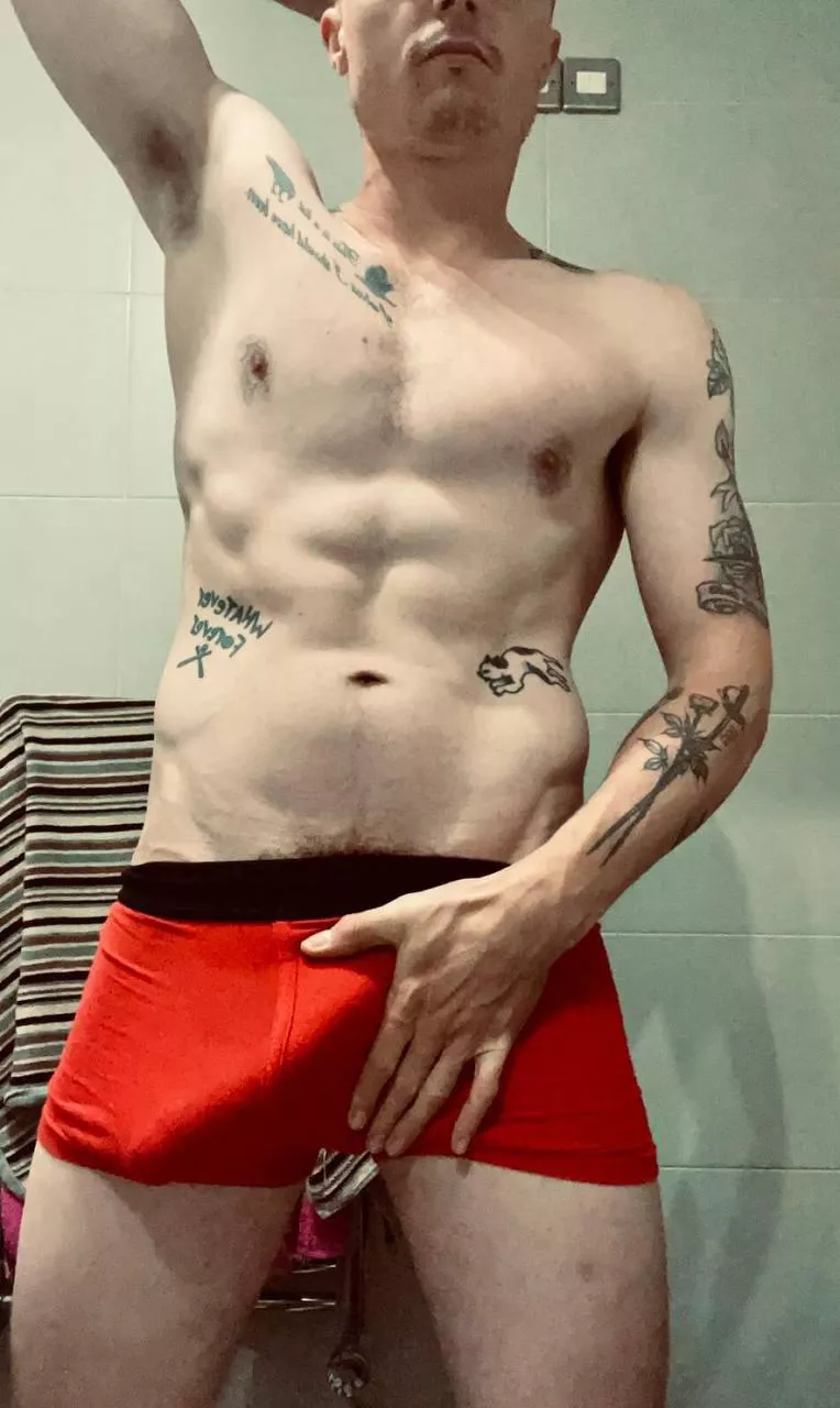 Does the sub appreciate bulges too?