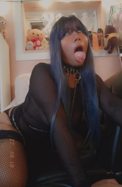 [F] So excited to share my Kinky Hinata, collar and harness 😛