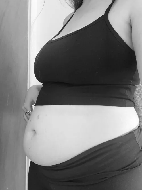 Honey, am I getting plump? 👀