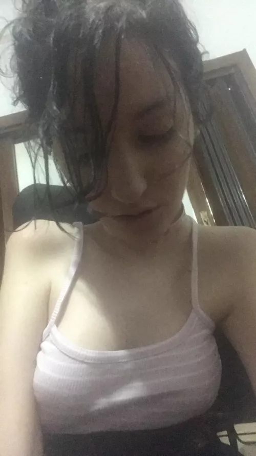 I never wear a bra :p it’s just more comfy this way