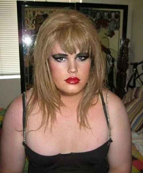 I really want honest opinions, what do you see when you look at my pic?