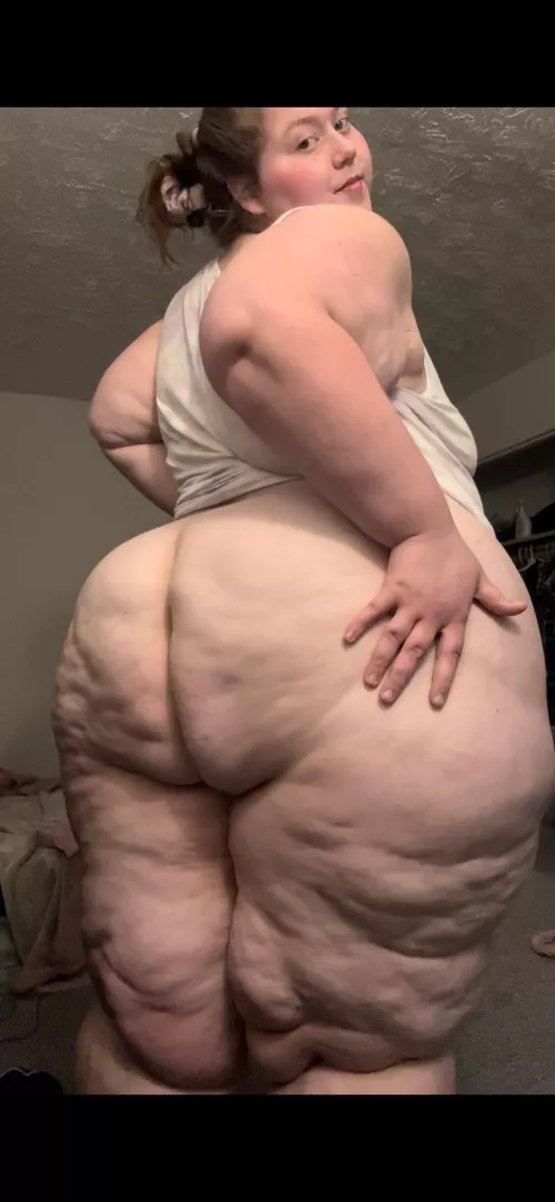 It’s a no pants kinda day 👀👅💦🍑