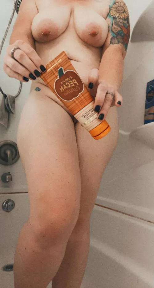 lotion choice of the day. come rub it in for me. ✨