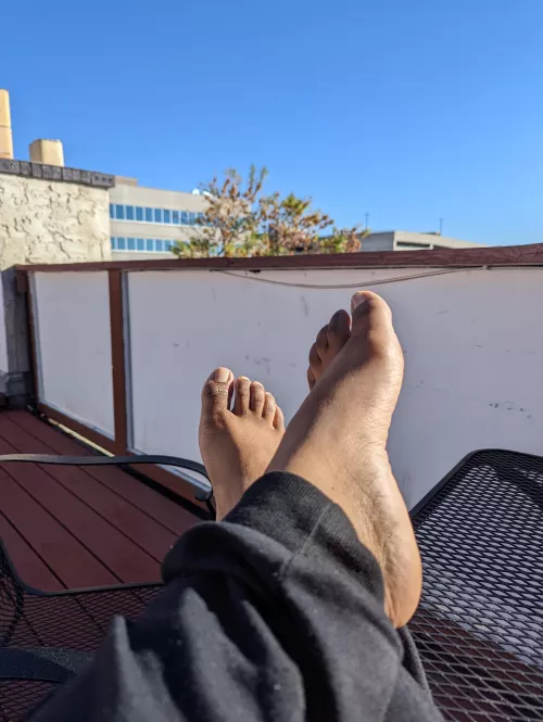 rooftop toes 🥴😂