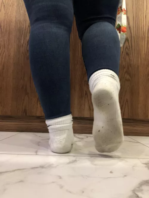 Snuck my shoes off at work, I think everyone can smell my feet now 🥵
