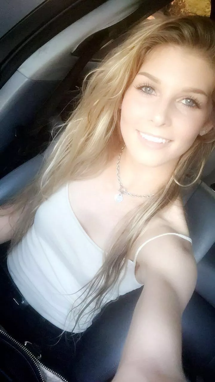 Tiny titties 😜