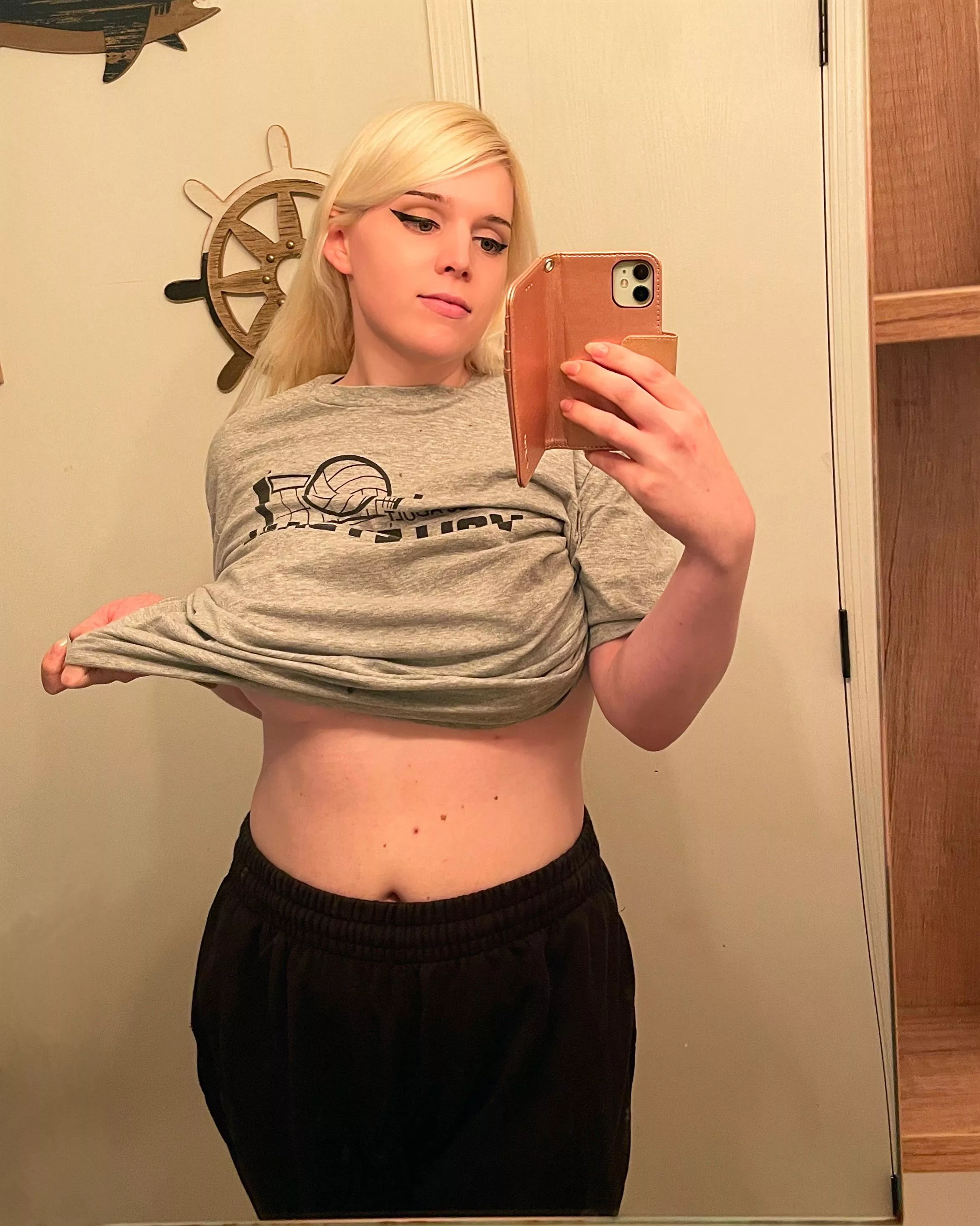 Trap tummy? 😋