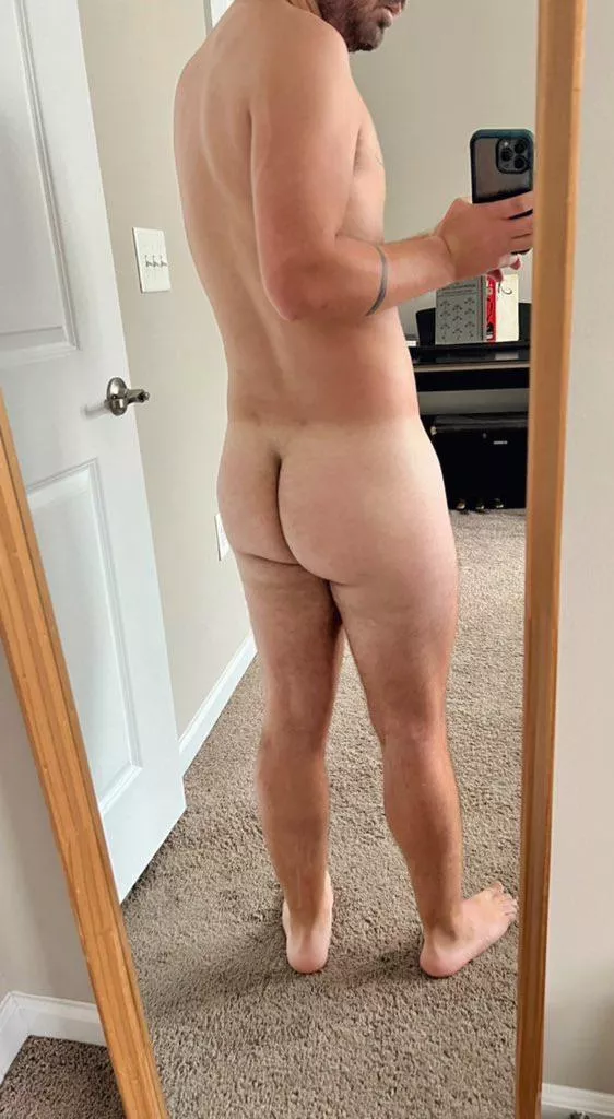 (29)(M) if you’re in a moody, checkout my booty