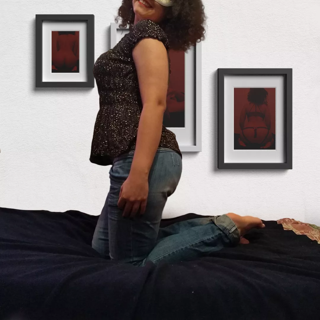 A butt worth spanking and feet to worship