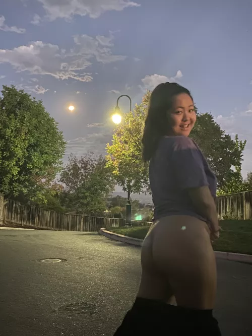 Can you see the full moon?