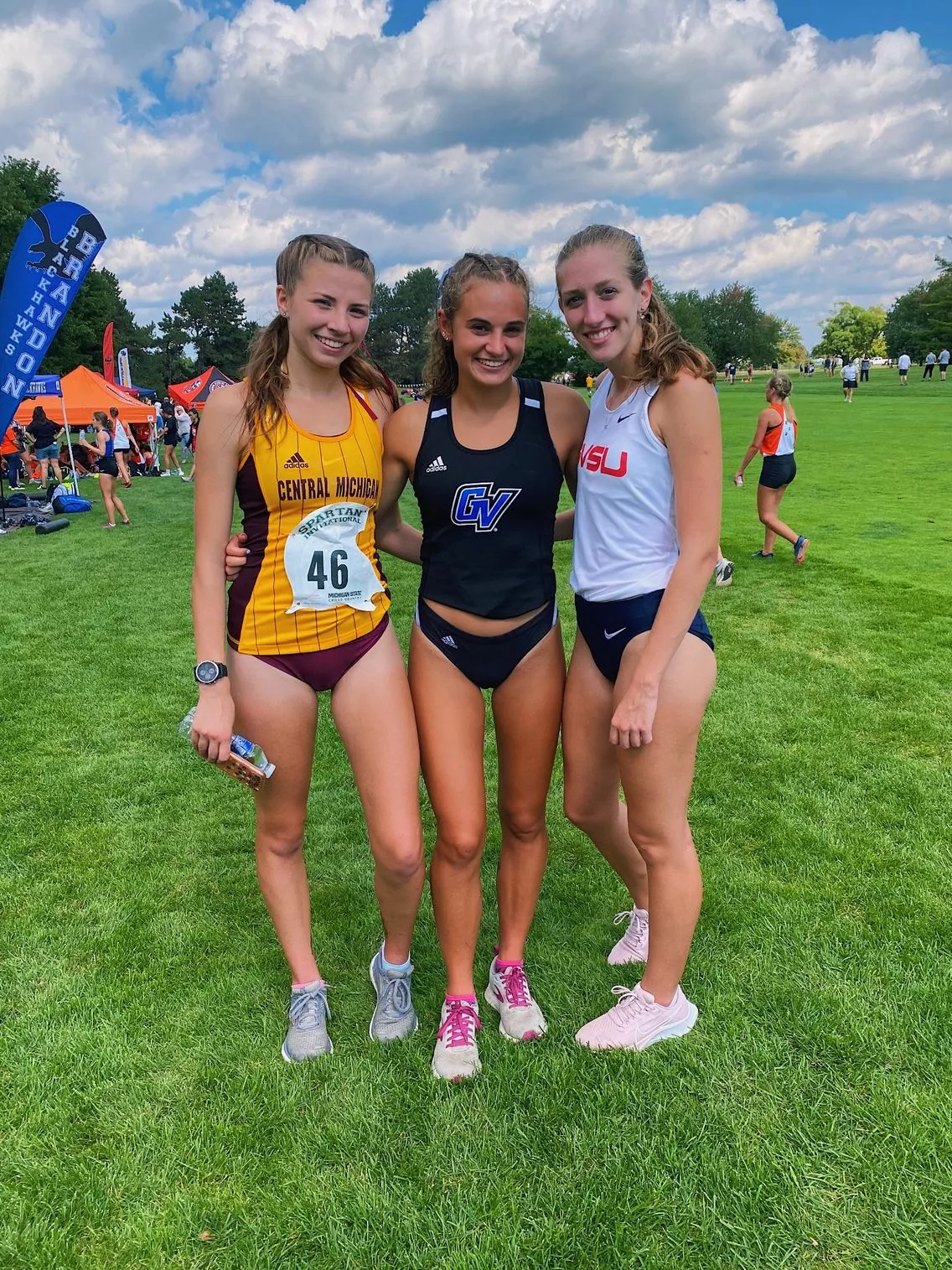 Cross country babes