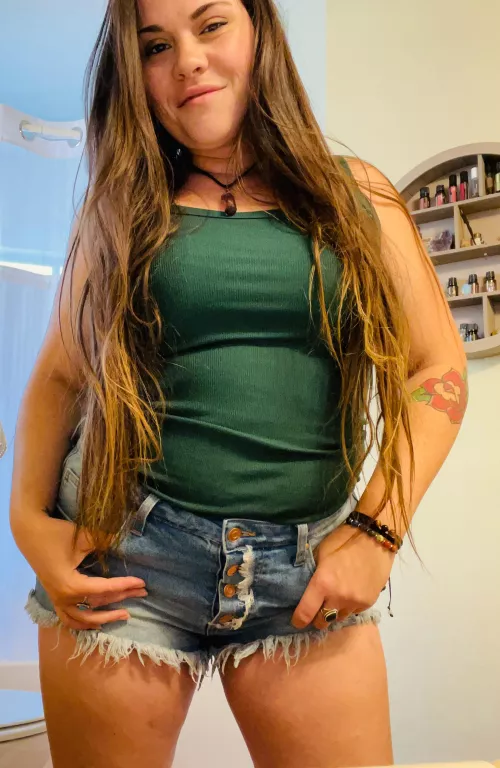 Definitely going to miss Daisy duke and tank top season. [F]