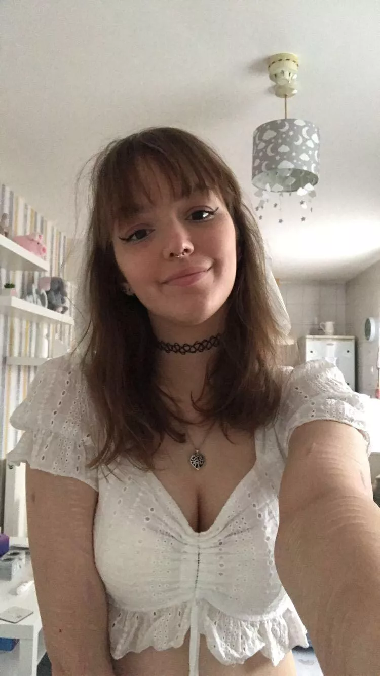 (f) all smiles 🥰