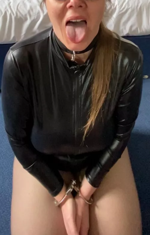 [F] slave patiently waiting for her mouth to be put to good use...