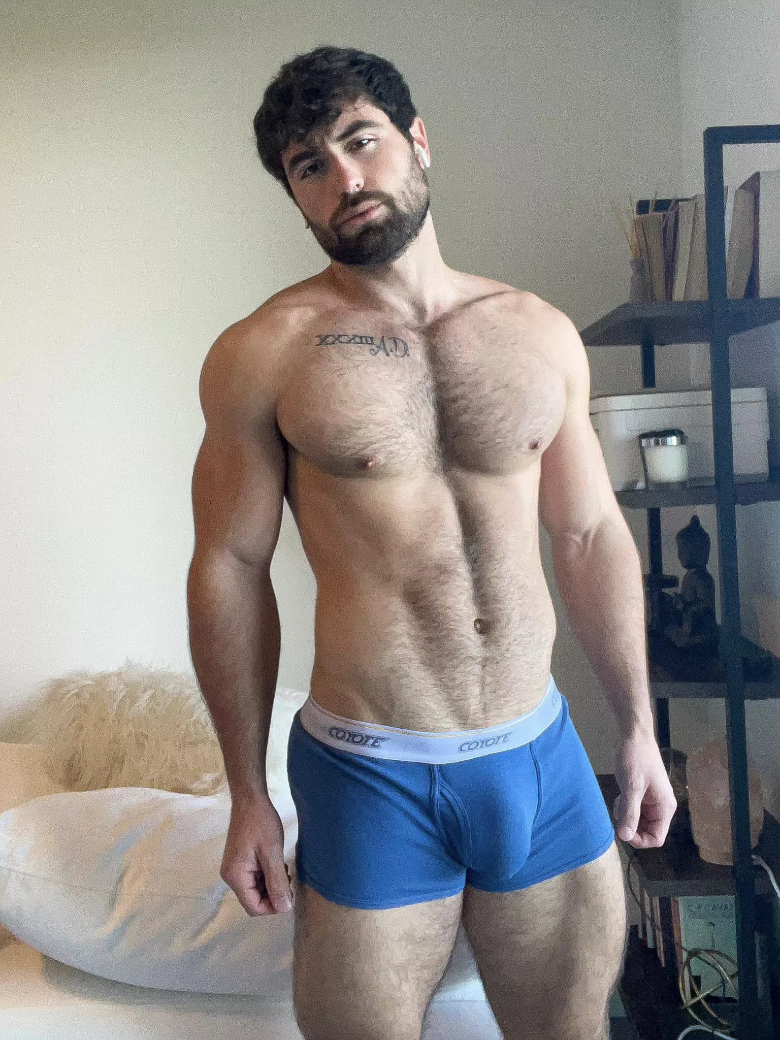 I wanna see what’s under those pants sir