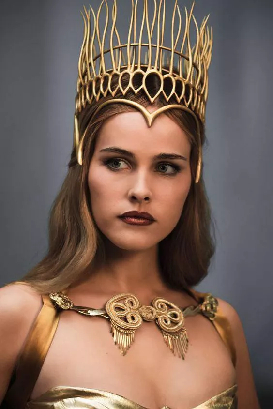 Isabel Lucas